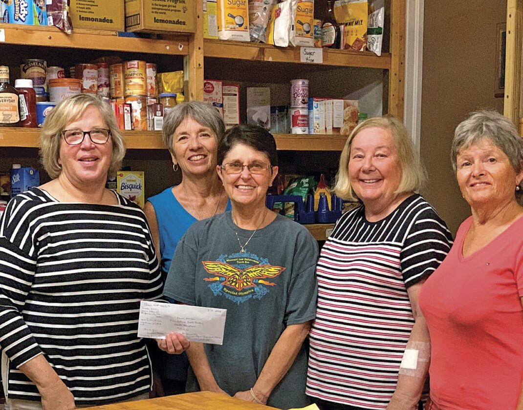 Pine Island American Legion, Auxiliary Unit 136 donate 1,500 to the